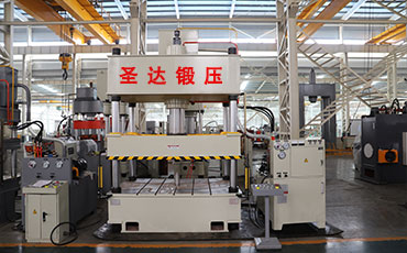 如何選擇定制200噸四柱液壓機？