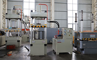 液壓機(jī)廠家為啥要測(cè)四柱液壓機(jī)的垂直度和平行度？